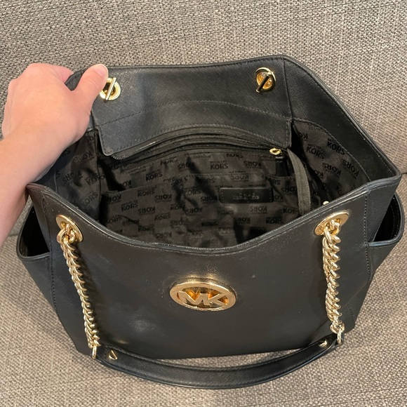 Michael Kors bag - Picture 8 of 9